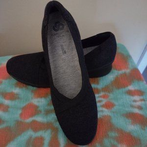 Clarks CLOUDSTEPPERS Off Black Wedge